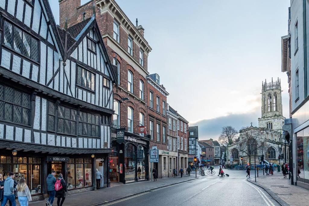 Luxury Apartment Rowntree House Across From The Shambles York Exteriör bild